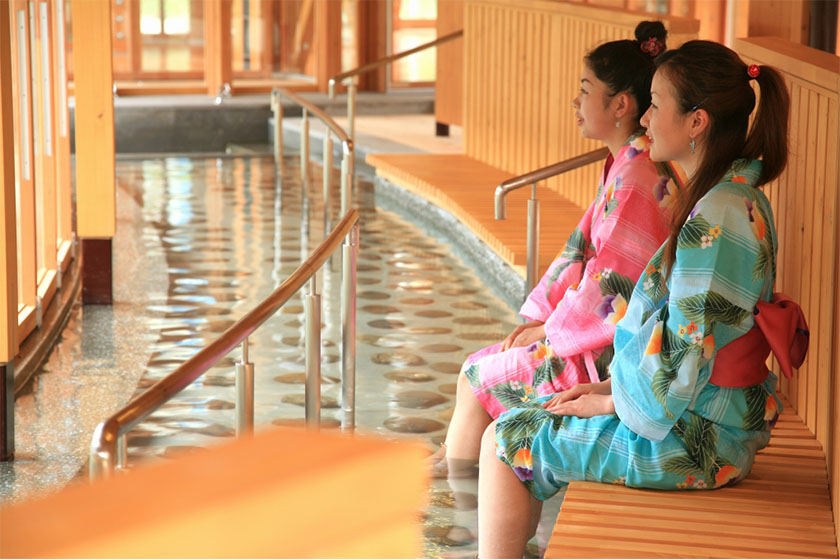 冬もあったか♪日本最大級の足湯でほっこり体験「湯っ歩の里」